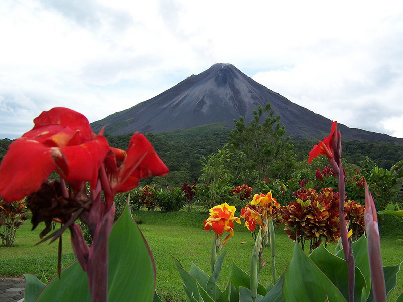 5 Countries With Active Volcanoes You Can Visit