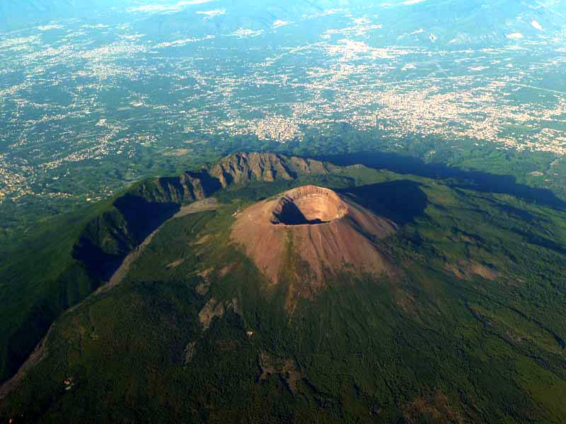 5 Countries With Active Volcanoes You Can Visit