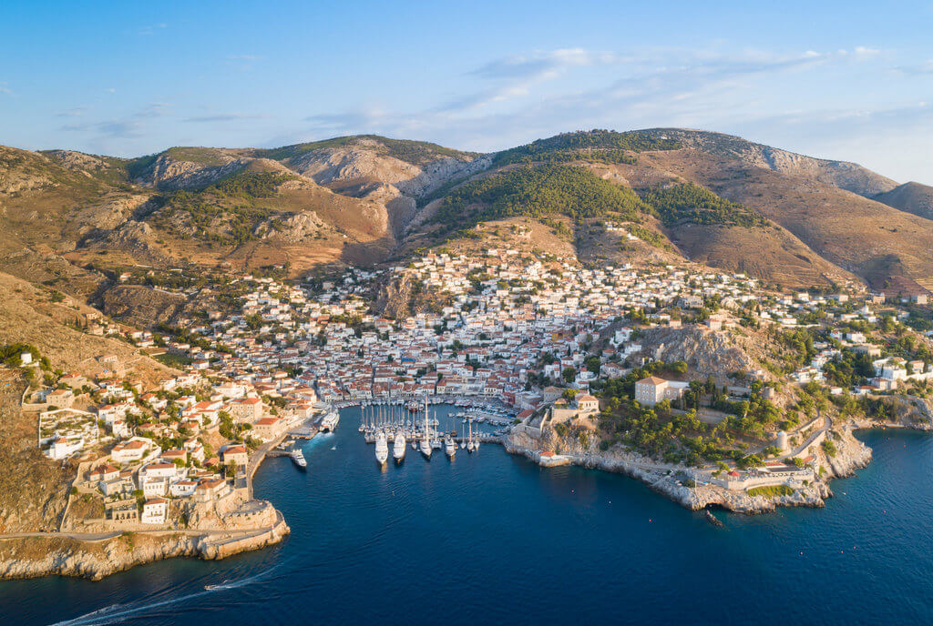 Why a Yacht Charter in Greece is the Best Way to Explore ...