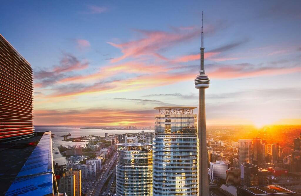 Toronto Tourist Trail: Don't Miss These Most Famous Attractions ...